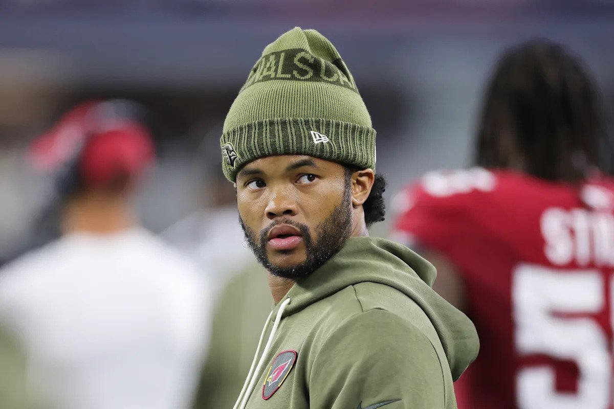 El gerente general de los Atléticos dice que el equipo está abierto a reunirse con el agente libre de la NFL Kyler Murray, 8 años después de seleccionarlo entre los 10 mejores.