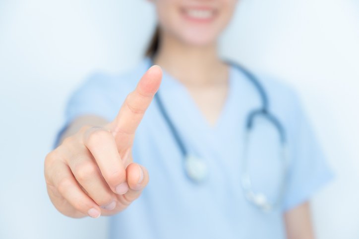 El efecto dominó de los problemas del personal sanitario