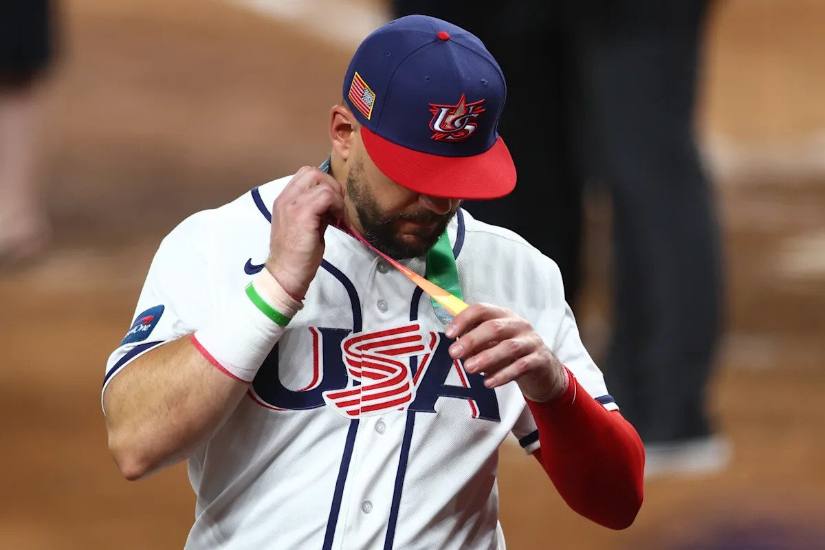 Clásico Mundial de Béisbol: Kyle Schwarber y Mason Miller se encuentran entre los jugadores del equipo de EE. UU. que ganaron medallas de plata de inmediato