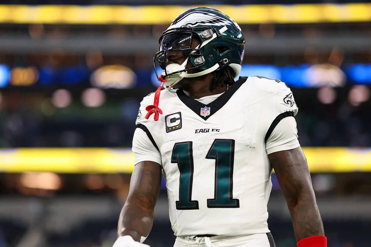 Los Eagles están postergando el intercambio por el WR AJ Brown por ahora, pero los Rams y los Patriots siguen interesados: informe