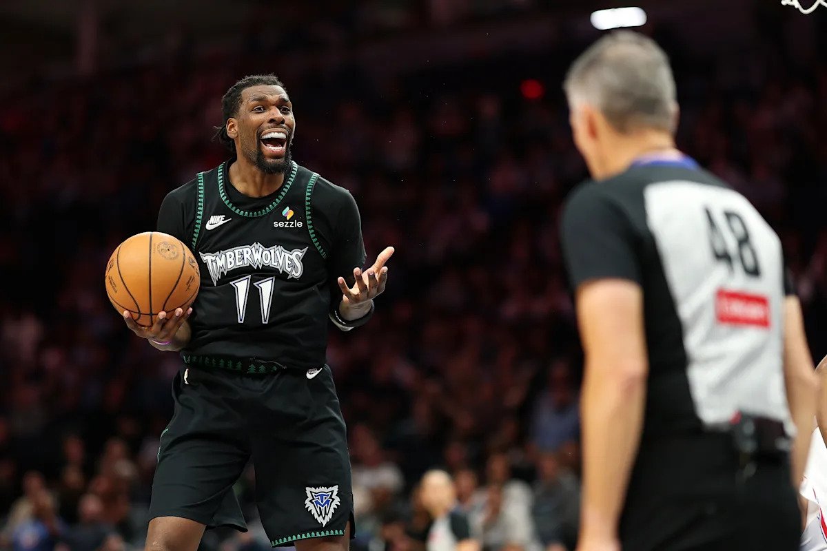 Timberwolves C Naz Reid multado con 50.000 dólares por cuestionar la integridad de Scott Foster