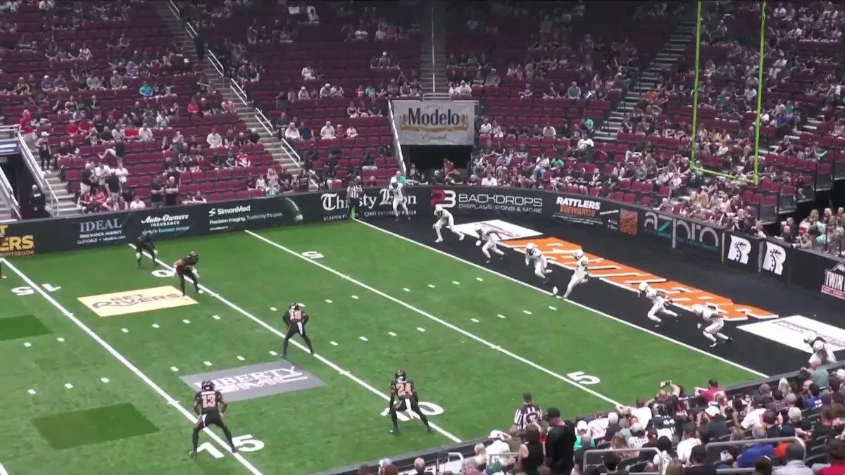 Liga de fútbol sala: 5 touchdowns de Max Meylor llevan a los Arizona Rattlers a la victoria 49-21 sobre San Diego Strike Force