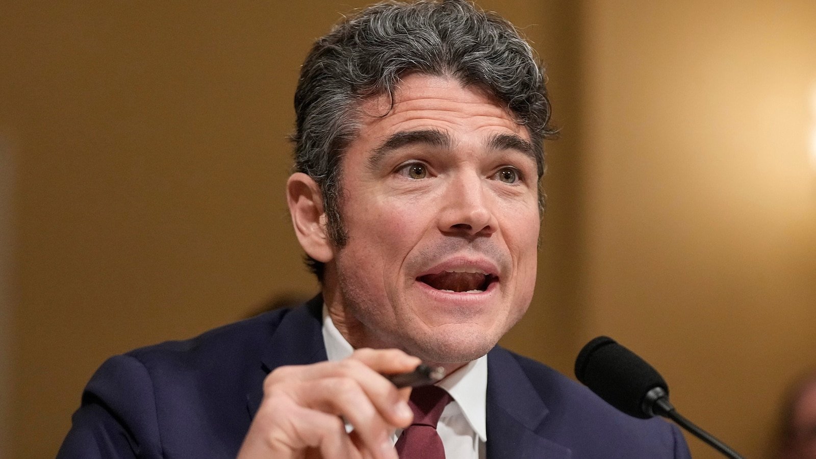 El exfuncionario antiterrorista Joe Kent está bajo investigación por supuestas filtraciones: fuentes