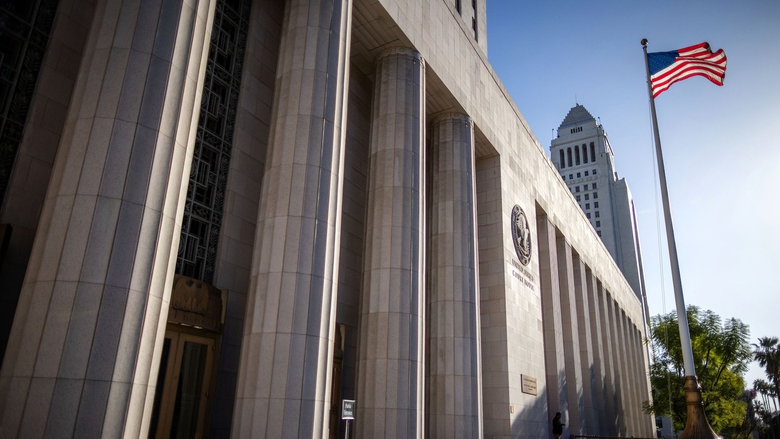 El jurado anuncia el veredicto en el histórico juicio sobre las redes sociales de YouTube “Meta”.