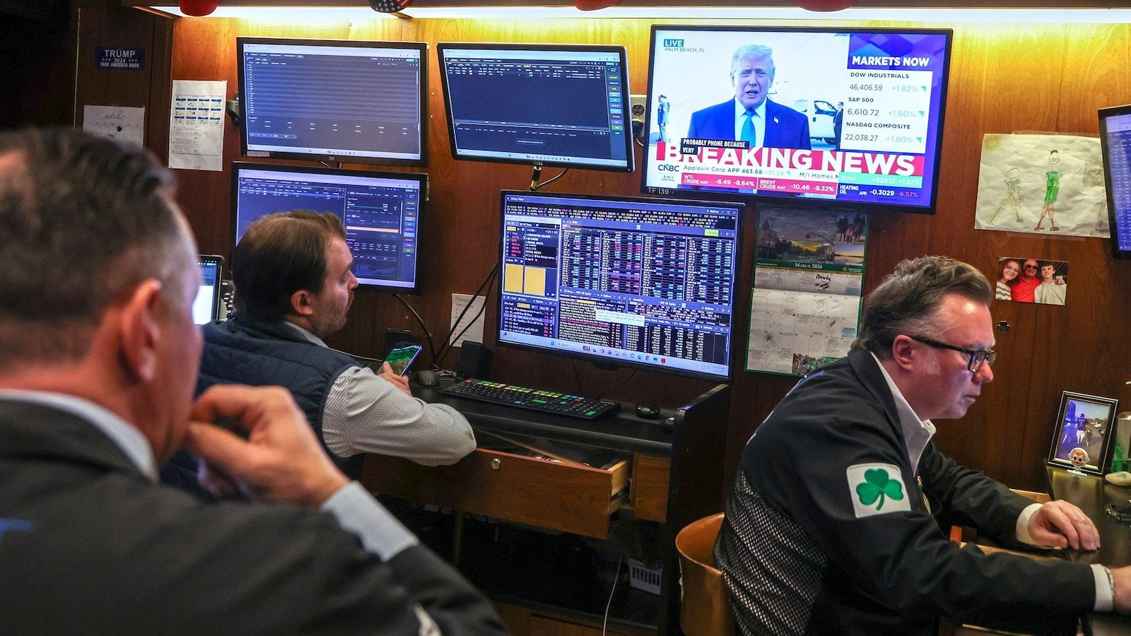 Dow cierra 600 puntos mientras Trump dice que ha mantenido conversaciones con Irán