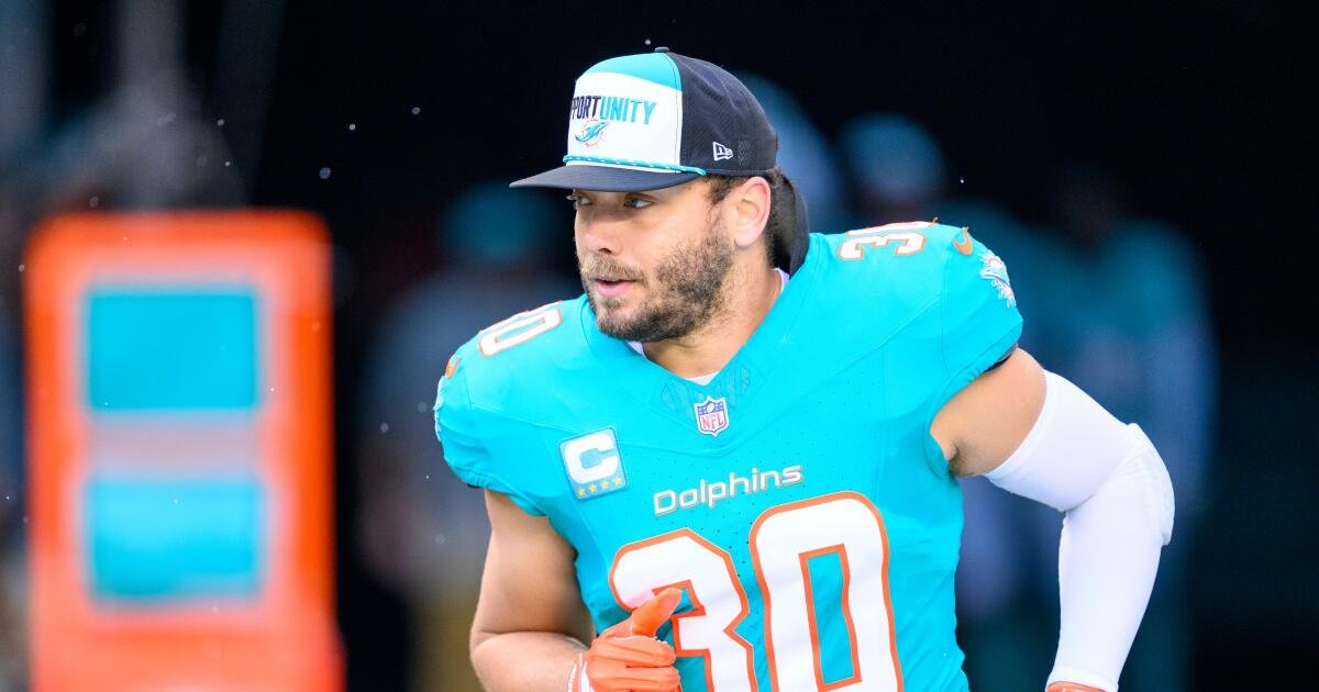 Los Chargers llegan a un acuerdo con el ex fullback de los Dolphins, Alec Ingold