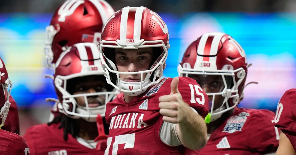 Draft simulado de la NFL: los Raiders de Tom Brady no pasan al mariscal de campo