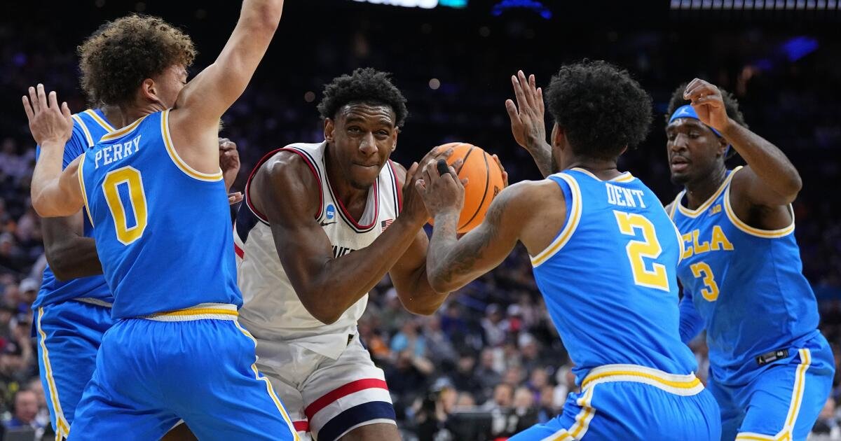 Locura de marzo: las ambiciones de Sweet 16 de UCLA se ven frustradas por la derrota ante UConn