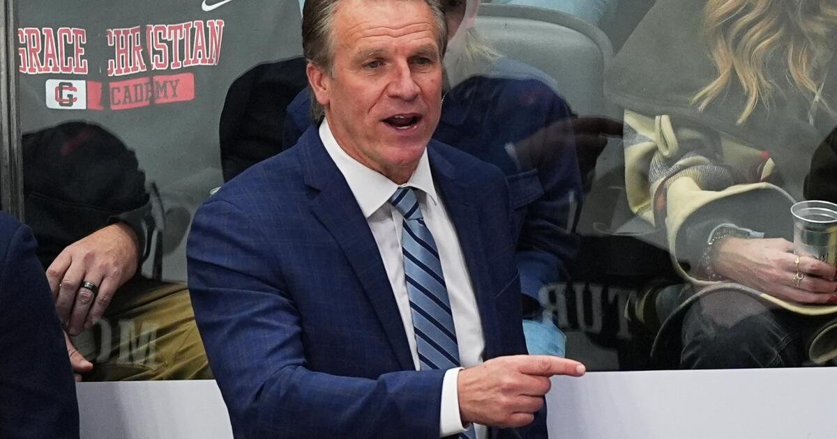 Los Kings despiden al entrenador Jim Hiller en medio de las continuas luchas del equipo