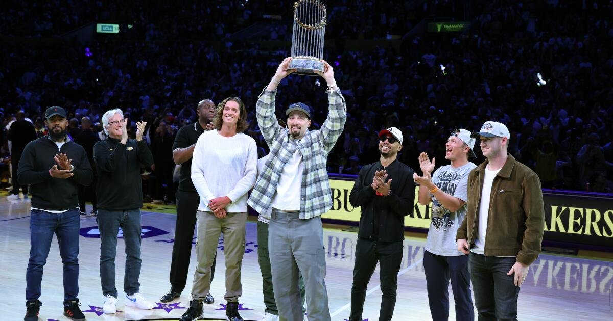 Cómo los Dodgers pueden seguir el ejemplo de los Lakers de 2002 en su búsqueda de tres goles