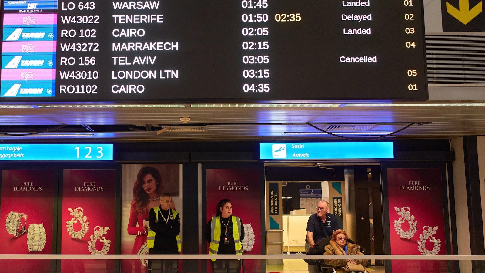 Decenas de miles de personas están varadas en Medio Oriente mientras la guerra de Irán dificulta el regreso a casa