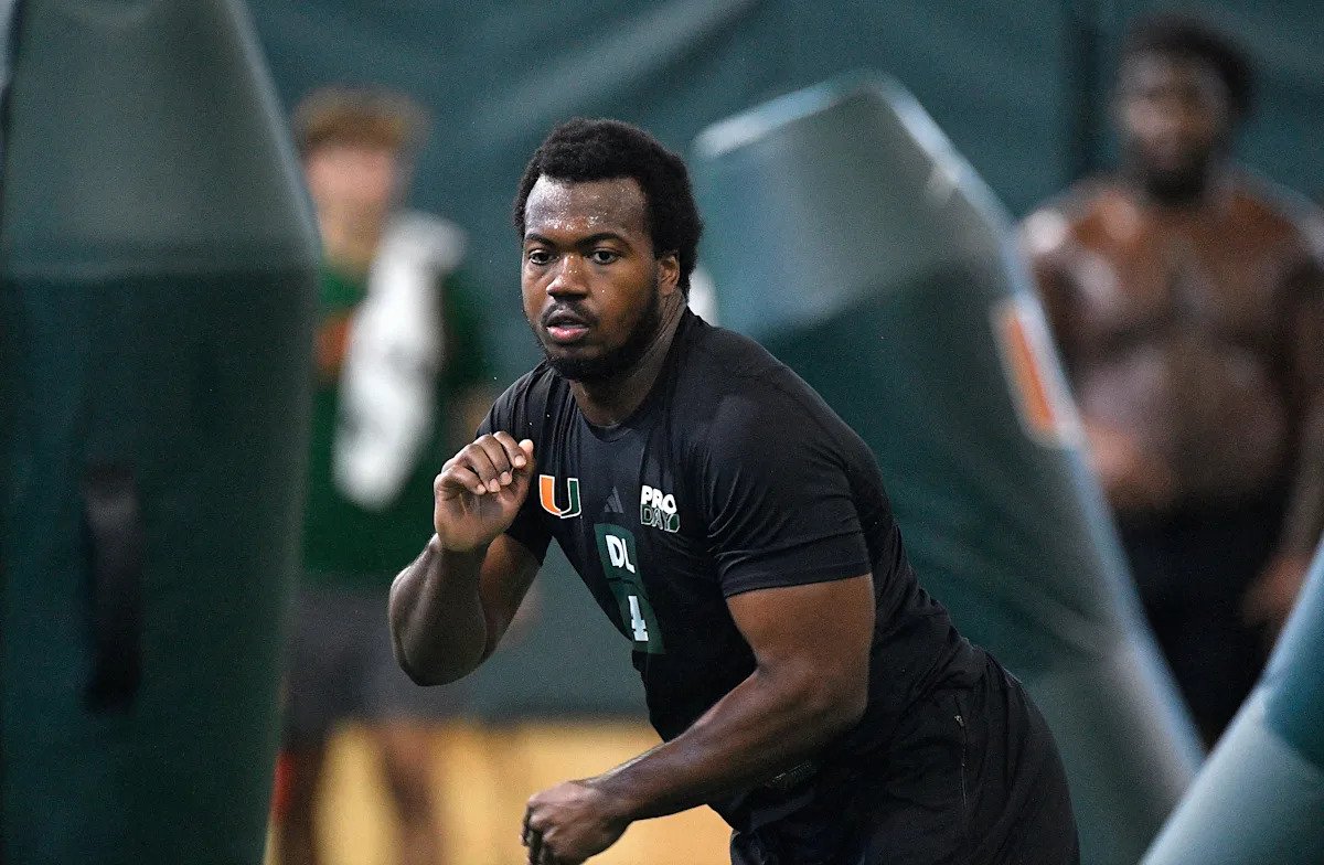 Rueben Bain, nativo de Miami y proyectado entre los 10 primeros en el Draft de la NFL, estuvo involucrado en un accidente automovilístico fatal en 2024.