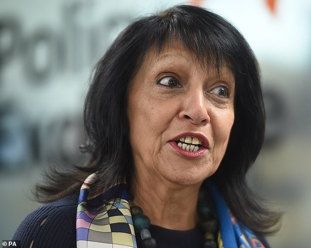 Bridget Phillipson ‘traiciona a las mujeres’ en fallo de género de la Corte Suprema: Secretaria de Trabajo acusada de ‘bloquear la orientación sobre espacios diferenciados por sexo para proteger su carrera’