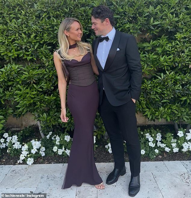 Lachie Neale FINALMENTE rompe su silencio sobre su escandalosa separación de su esposa Jules mientras hace una emotiva confesión