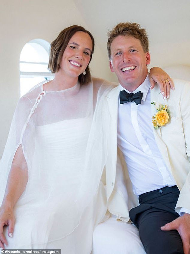 La atleta olímpica australiana Bronte Campbell revela todo sobre el cambio de vestimenta MUY atrevido que hizo en su boda