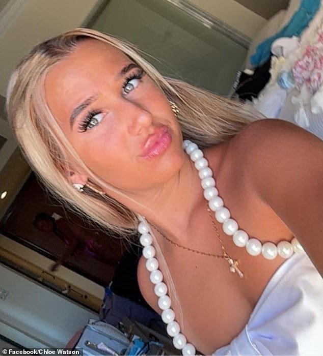 La familia de una estudiante de 16 años que fue apuñalada en una “pelea por un niño” se enfrenta por primera vez a los tribunales contra tres adolescentes acusados de su asesinato, mientras otro niño de 14 años es arrestado