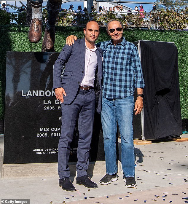 Landon Donovan estaba consumido por una vergüenza secreta. Ahora la leyenda del fútbol estadounidense revela un “milagro” que finalmente solucionó su caída del cabello y la angustia por la ausencia de su padre