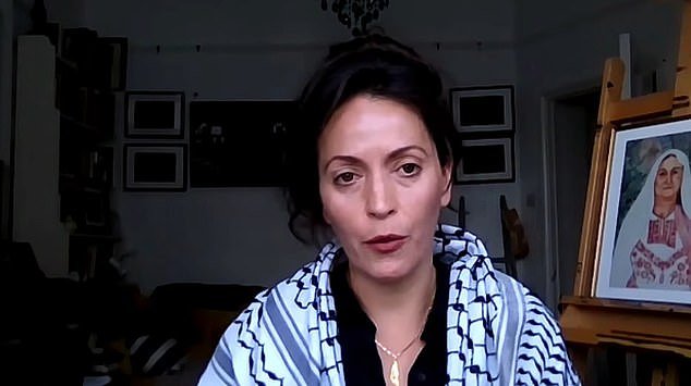 Hamás NO debe ser tratado como terrorista, dice el líder intelectual del Partido Verde. “El sionismo es racismo”, afirmando que el grupo violento fue prohibido en Gran Bretaña para “deslegitimar la resistencia armada” contra Israel.