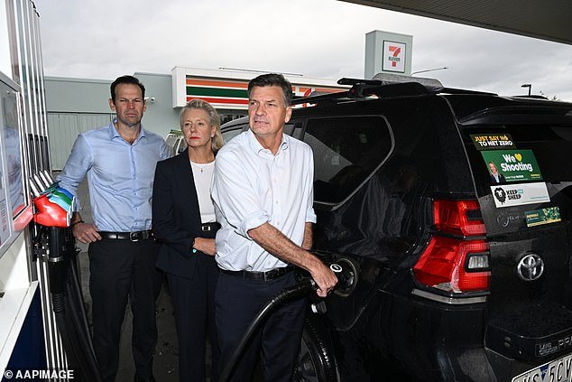 Sin coche, no te preocupes: las ruedas de Angus Taylor son robadas pocas horas antes de la importante conferencia de prensa sobre combustible