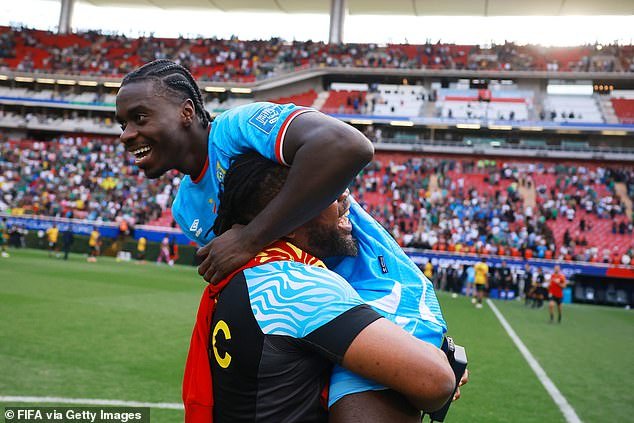 La ex estrella del Manchester United envía a la República Democrática del Congo a la Copa del Mundo por primera vez en 52 años con un dramático gol en el minuto 100, y su equipo está repleto de estrellas de la Premier League.