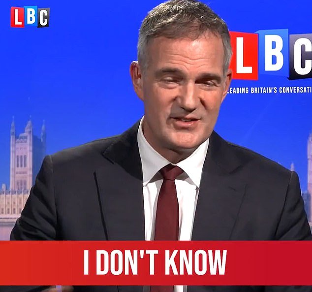¡Tú eres la secretaria comercial! Peter Kyle, del Partido Laborista, fracasó al admitir en una entrevista radiofónica sobre un accidente automovilístico que NO sabe cuántas personas están desempleadas en Gran Bretaña.