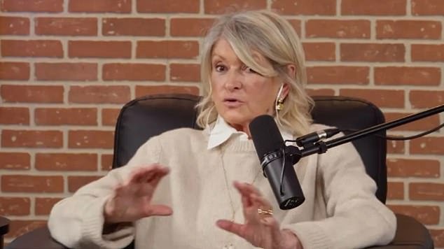 Martha Stewart, de 84 años, se enfrenta a la estrella de los Knicks, Jalen Brunson, por romperse el dedo del pie en una brutal colisión en la cancha del MSG.