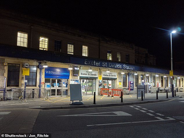 Otro consejo local se enfrenta a una reacción violenta por apagar el alumbrado público de la noche a la mañana, ya que pretende ahorrar £270.000 al año, a pesar de los temores de que ponga en riesgo a más mujeres y niñas.