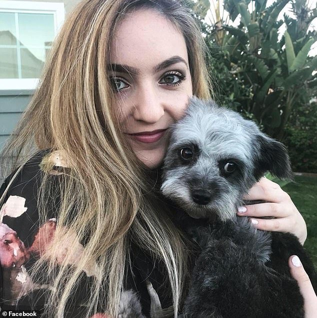 La mujer queda completamente impactada cuando su amado cachorro es encontrado VIVO cinco años después de que ella se escapó del patio trasero