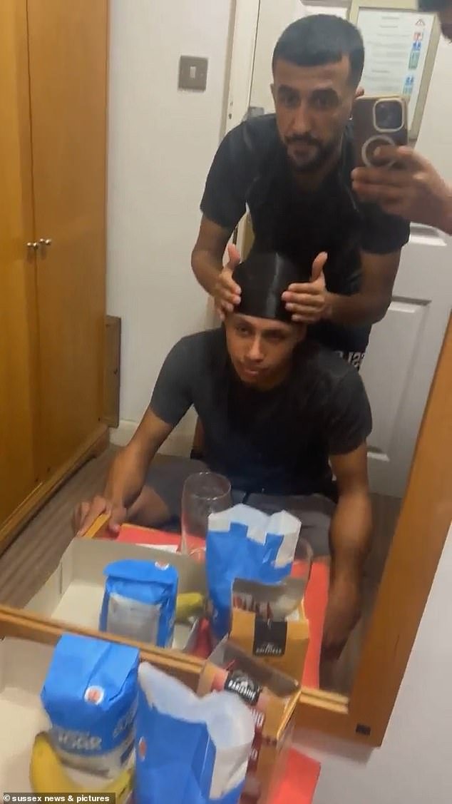 Actualmente, los inmigrantes del hotel están celebrando en una barbacoa del hotel después de supuestamente violar a una mujer de 33 años en Brighton Beach.