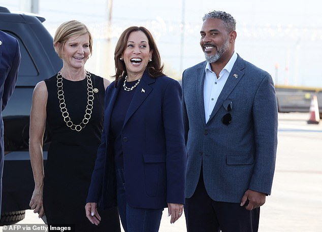 El demócrata estalla en una perorata malhablada sobre el enfrentamiento de Trump en la Corte Suprema a la 1 a.m…. luego presiona eliminar.