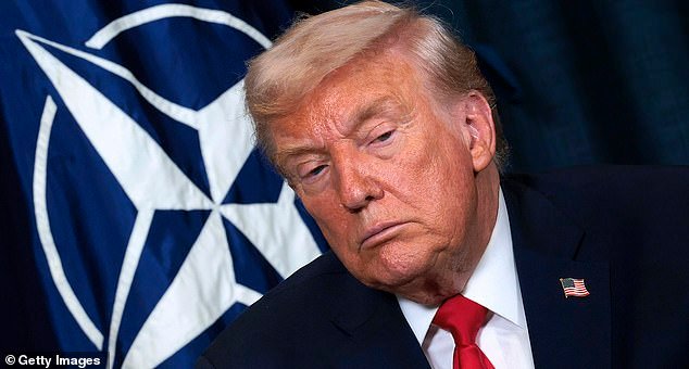 Trump está planeando un dramático avance militar en Groenlandia con fuerzas especiales y la Armada listas para desplegarse… mientras un pacto enterrado abre la puerta.