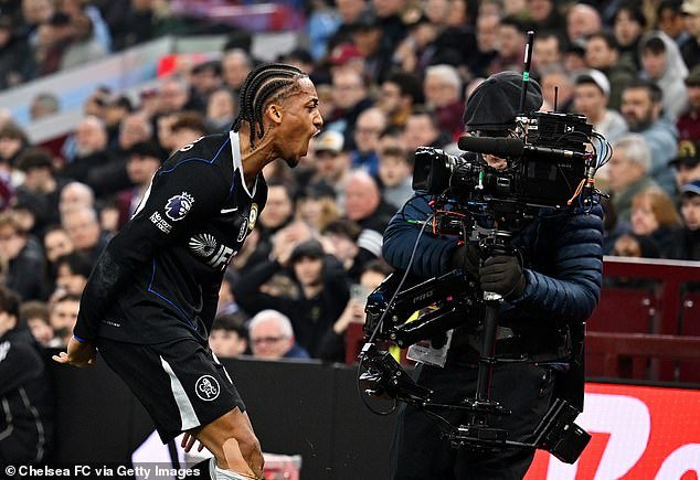 La Premier League revela los últimos consejos televisivos: el choque crucial del Liverpool con el Chelsea se pospuso al confirmarse nuevas fechas para el crucial descenso de seis puntos y partidos clave en la carrera por el título