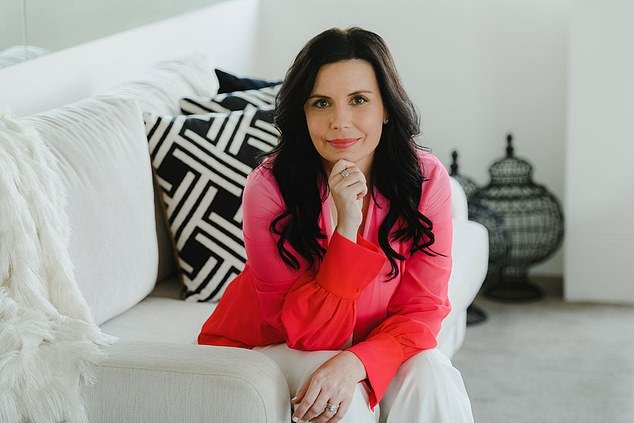 Mis padres dejan todos sus bienes a mis hermanos porque “los necesitan más”. No quiero discutir con ellos, pero estoy muy enojada y herida: VANESSA STOYKOV