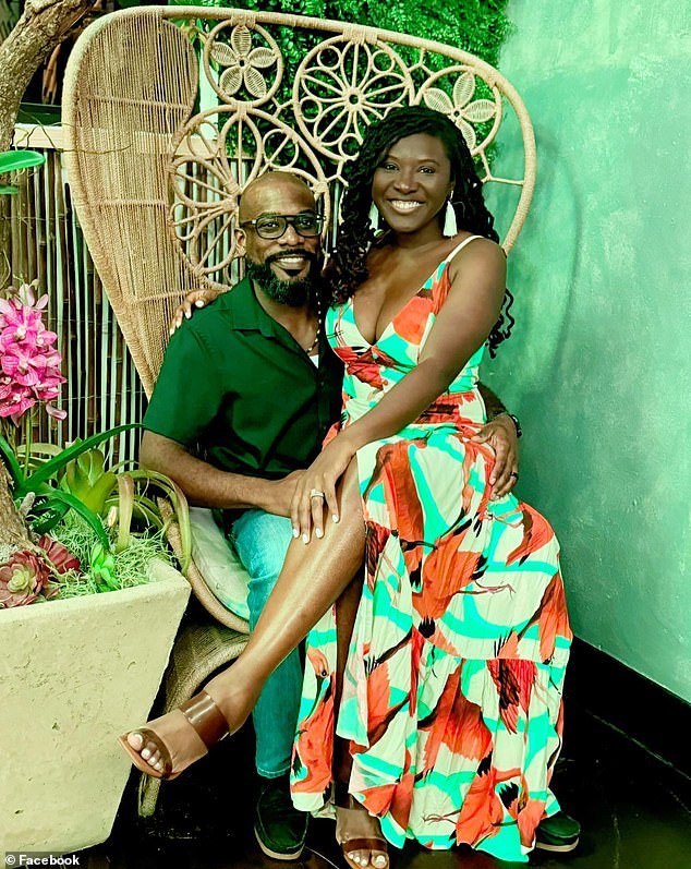 Una demócrata de Florida que se preparaba para postularse para el Congreso fue encontrada muerta en su casa cuando la policía arrestó a su esposo.