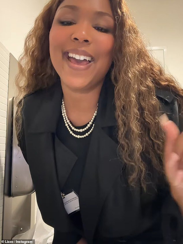 Se ha revelado la razón por la que Lizzo fue excusada del servicio de jurado, y no tiene nada que ver con su fama.