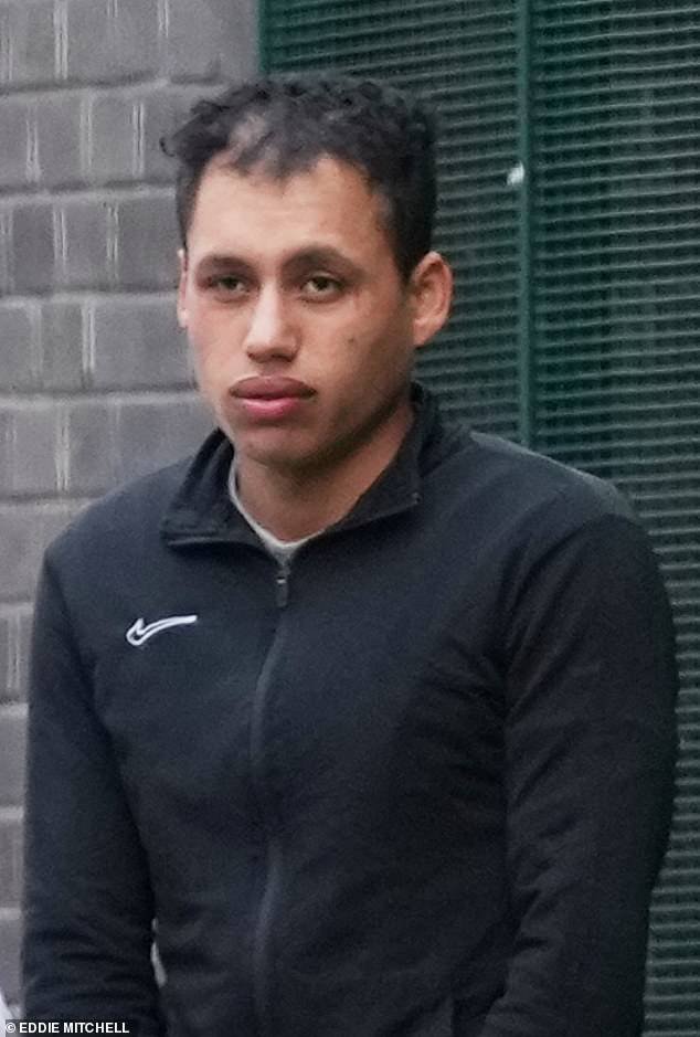 Solicitante de asilo acusado de violar en grupo a una mujer borracha solitaria en la playa de Brighton afirma que “la violación es sexo”