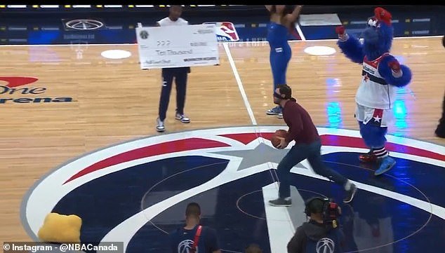 Fanáticos de la NBA enojados por la cruel broma del Día de los Inocentes de los Washington Wizards contra un seguidor leal: “Una locura”