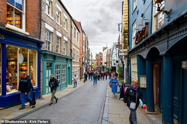 Reeves pidió que se introduzca un modelo de tarifas comerciales “híbrido” para aliviar la presión en las calles principales.