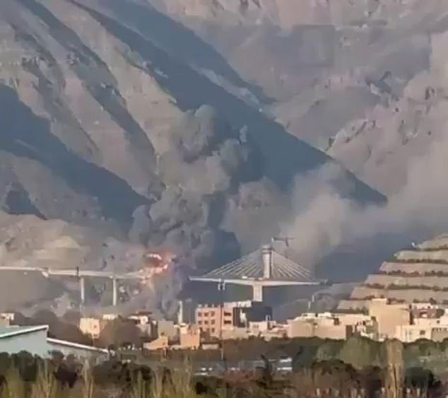 Irán promete llevar a cabo ataques “devastadores” contra Estados Unidos y sus aliados, mientras el presidente del parlamento iraní le dijo a Trump que “siguiera adelante”.