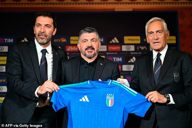 La crisis del fútbol italiano continúa mientras el entrenador Gennaro Gattuso se convierte en la última víctima de la fallida clasificación de la selección nacional para el Mundial.