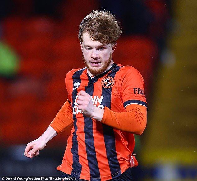 La estrella cedida del Liverpool, Luca Stephenson, se ha hecho parte del uniforme de Tannadice