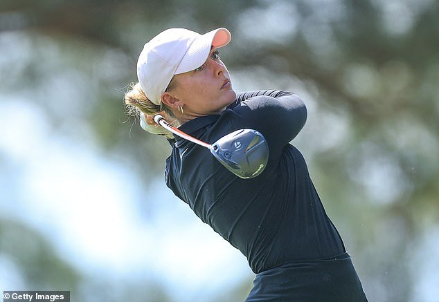 Los fanáticos condenan a la golfista después de que ella revelara la razón detrás del aterrador video viral de juego lento en Augusta National