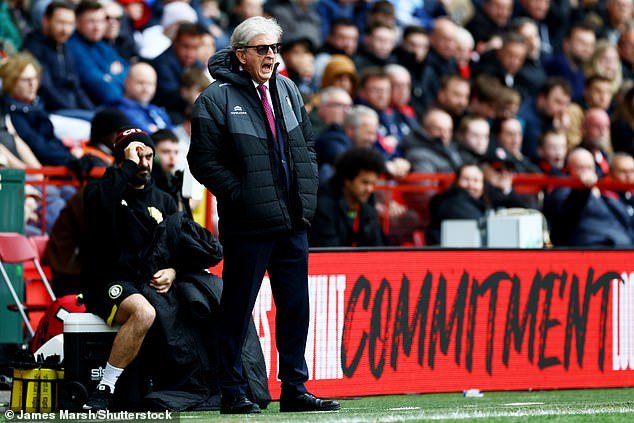 El elegante Roy Hodgson lleva al Bristol City a la victoria en su primer partido en 44 años y dice que “sólo faltan cinco semanas para volver a ponerse las zapatillas”.