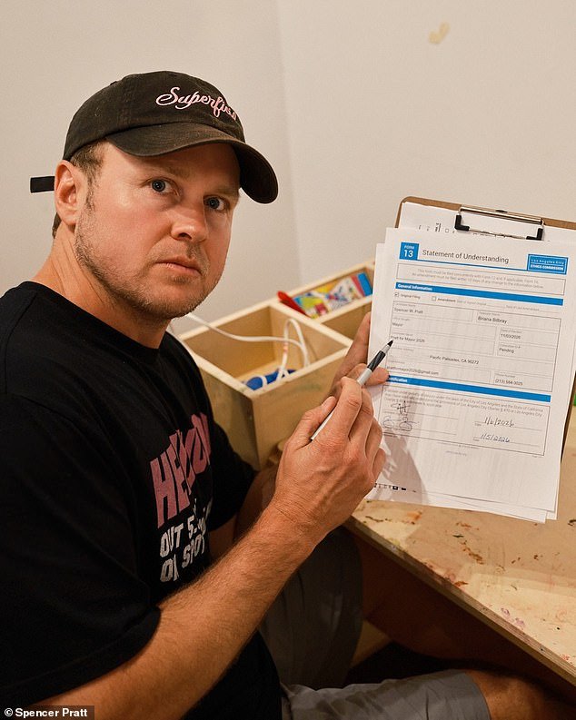 La ex estrella de reality Spencer Pratt se dirige a Karen Bass para convertirse en la próxima alcaldesa de Los Ángeles