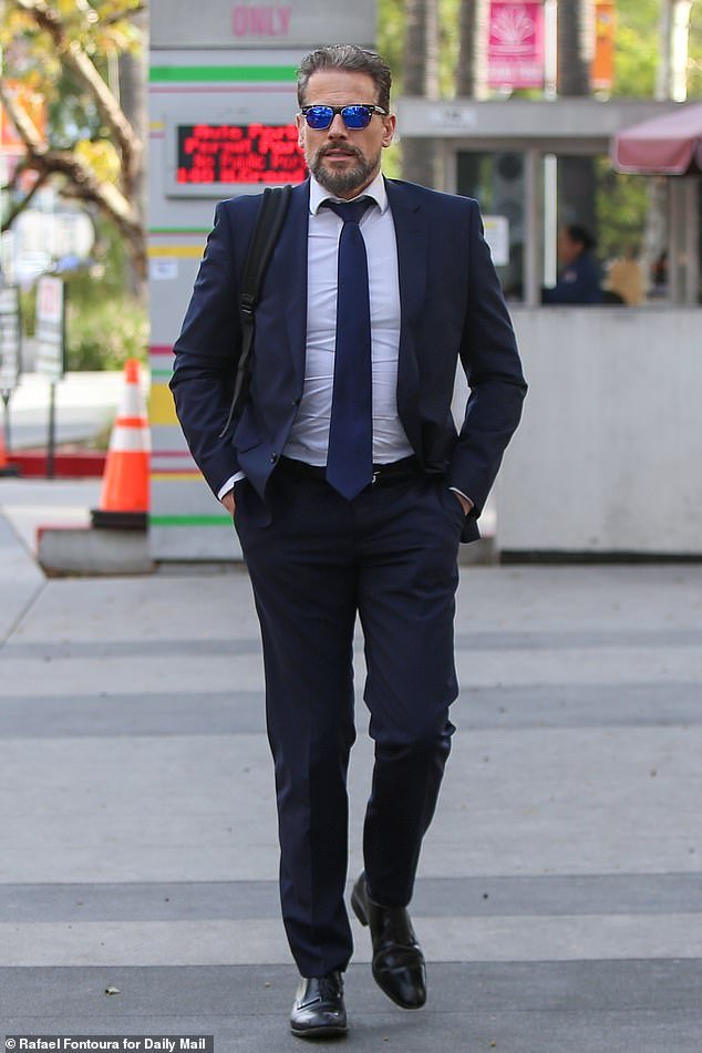 La estrella de cine “en quiebra” Alice Evans tenía 100.000 dólares en el banco a pesar de pedir dinero en efectivo a sus fans, afirma su exmarido Ioan Gruffudd en un juicio de divorcio.