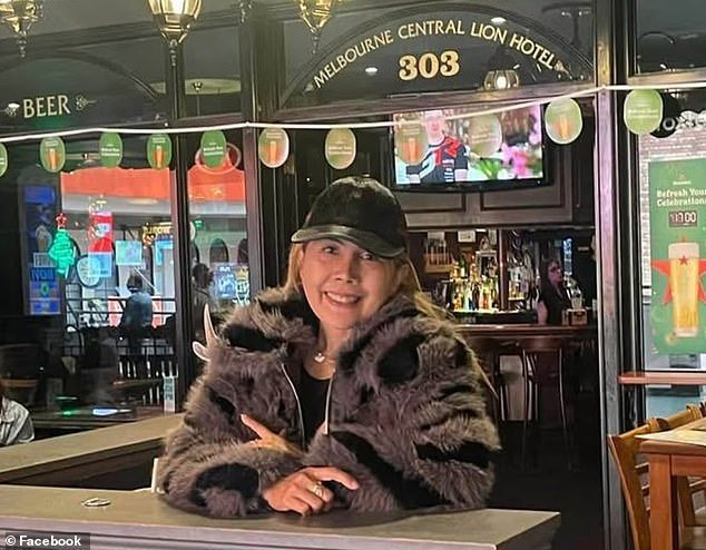 Hombre arrestado en el aeropuerto y acusado de asesinato después de que una madre de Melbourne no abordara el vuelo a Bali