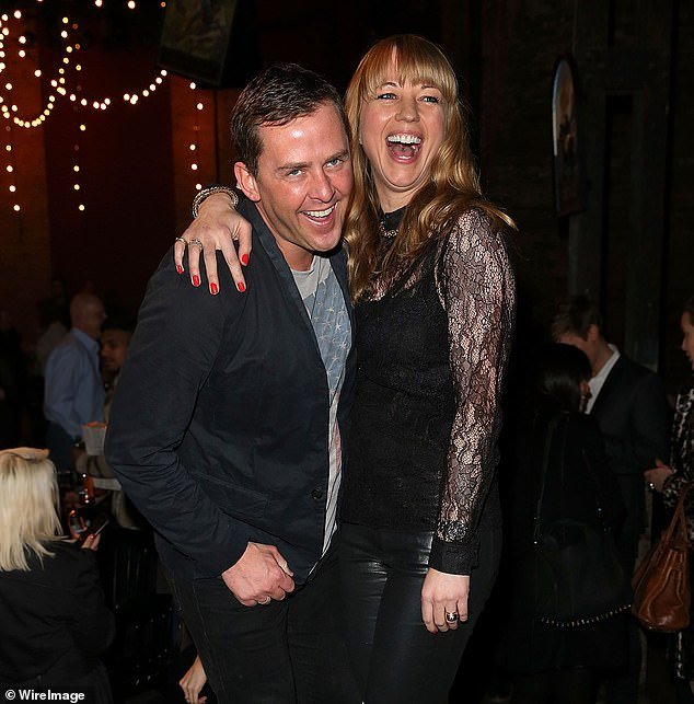 Por qué se presentó el acusador de Scott Mills, las discusiones con sus amigos famosos, el “problema” que rodea al alcohol y la ira, los lamentos y la devastación en Radio 2. Los conocedores le cuentan todo a KATIE HIND