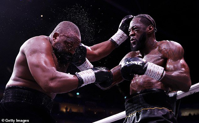 La victoria de Deontay Wilder sobre Derek Chisora fue la pelea del SIGLO: rara vez ha habido una pelea tan brutal e impresionante entre dos gladiadores, y esto es lo que deben hacer a continuación, escribe JEFF POWELL