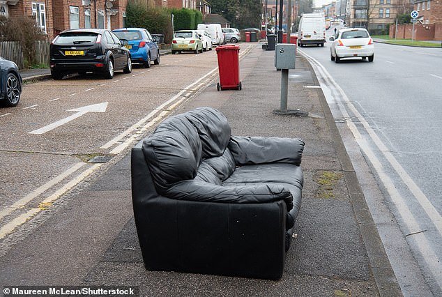 Los sofás en Gran Bretaña contienen sustancias químicas “más peligrosas para la salud que en cualquier otro lugar del mundo”, mientras los ministros ahora dan un giro de 180 grados después de defender la larga lucha de las madres por el cambio.