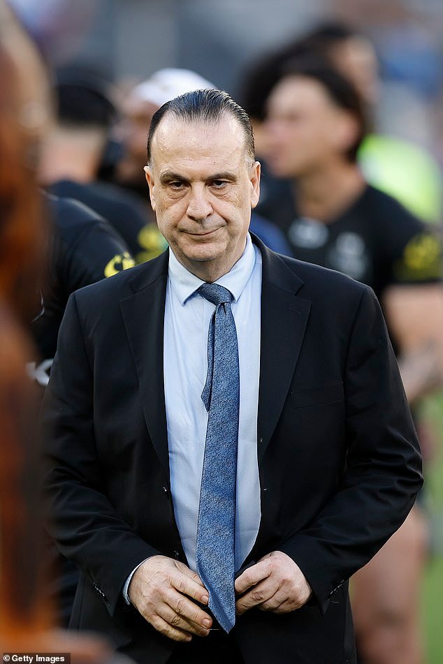 Por qué el jefe de la NRL les dice a los fanáticos que NO se preocupen por la crisis del combustible